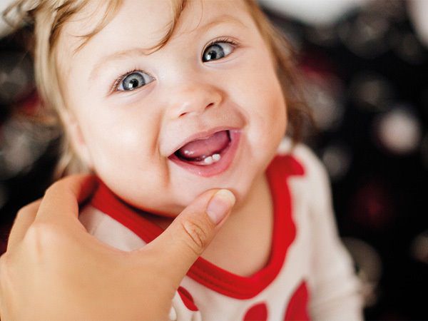 Objawy ząbkowania – czyli jak przebiega ząbkowanie u dzieci?