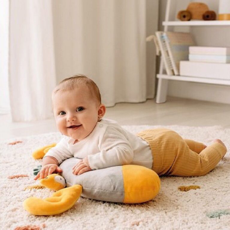 4-miesięczne dziecko – co potrafi niemowlę w 4 miesiącu życia?